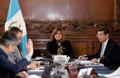 Guatemalan Migration Authorities Verify Documentation of First Migrant Caravan of 2024